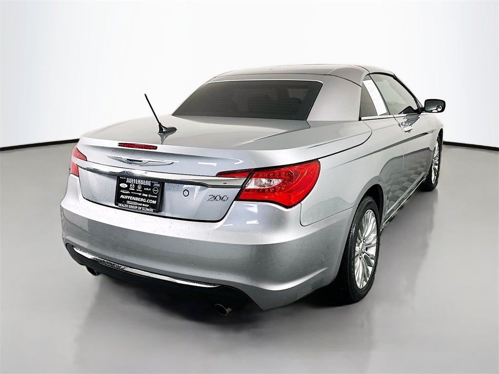 2013 Chrysler 200 Limited