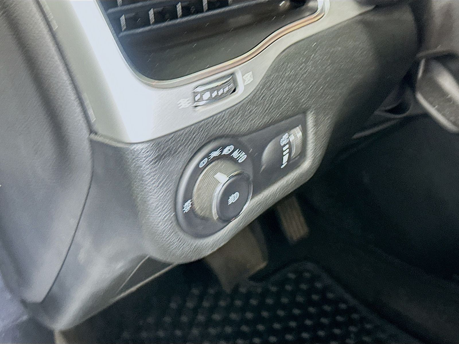 2022 Jeep Cherokee X 4x4