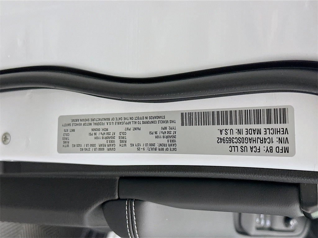 2025 Jeep Grand Cherokee GRAND CHEROKEE LAREDO X 4X4