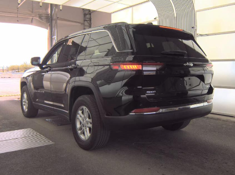 2023 Jeep Grand Cherokee Laredo 4x4