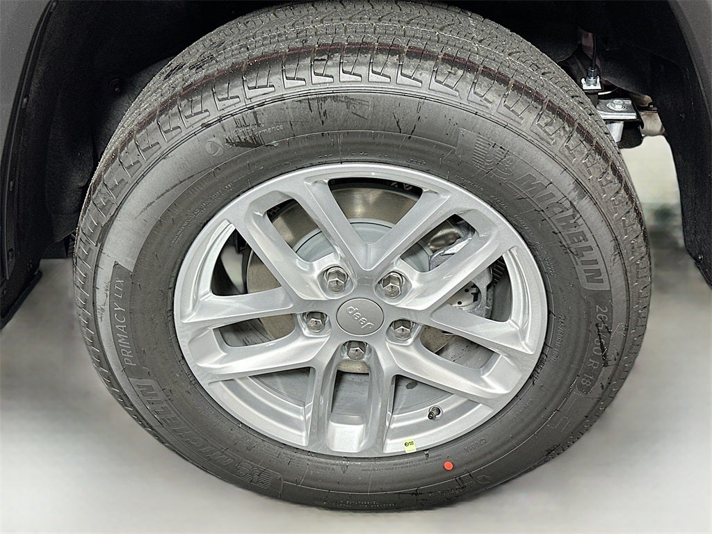 2025 Jeep Grand Cherokee GRAND CHEROKEE LAREDO X 4X4