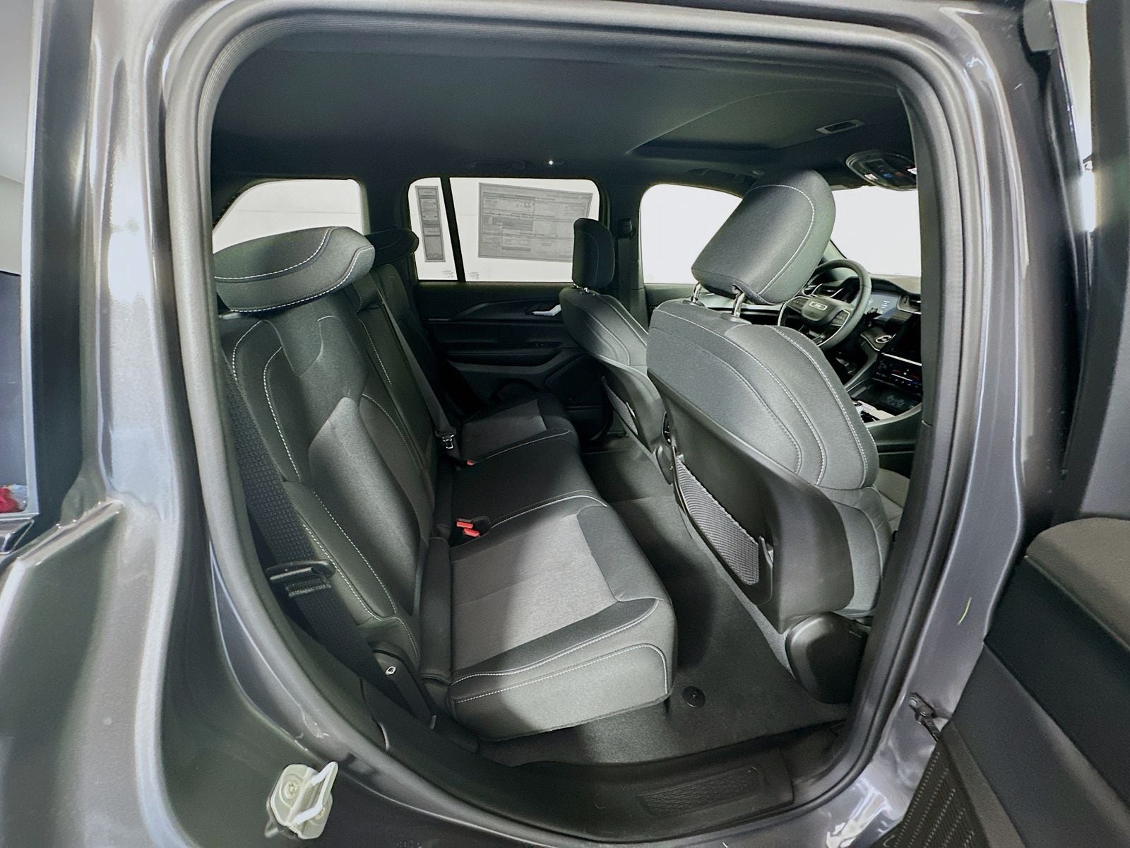 2026 Jeep Grand Cherokee GRAND CHEROKEE LAREDO X 4X4