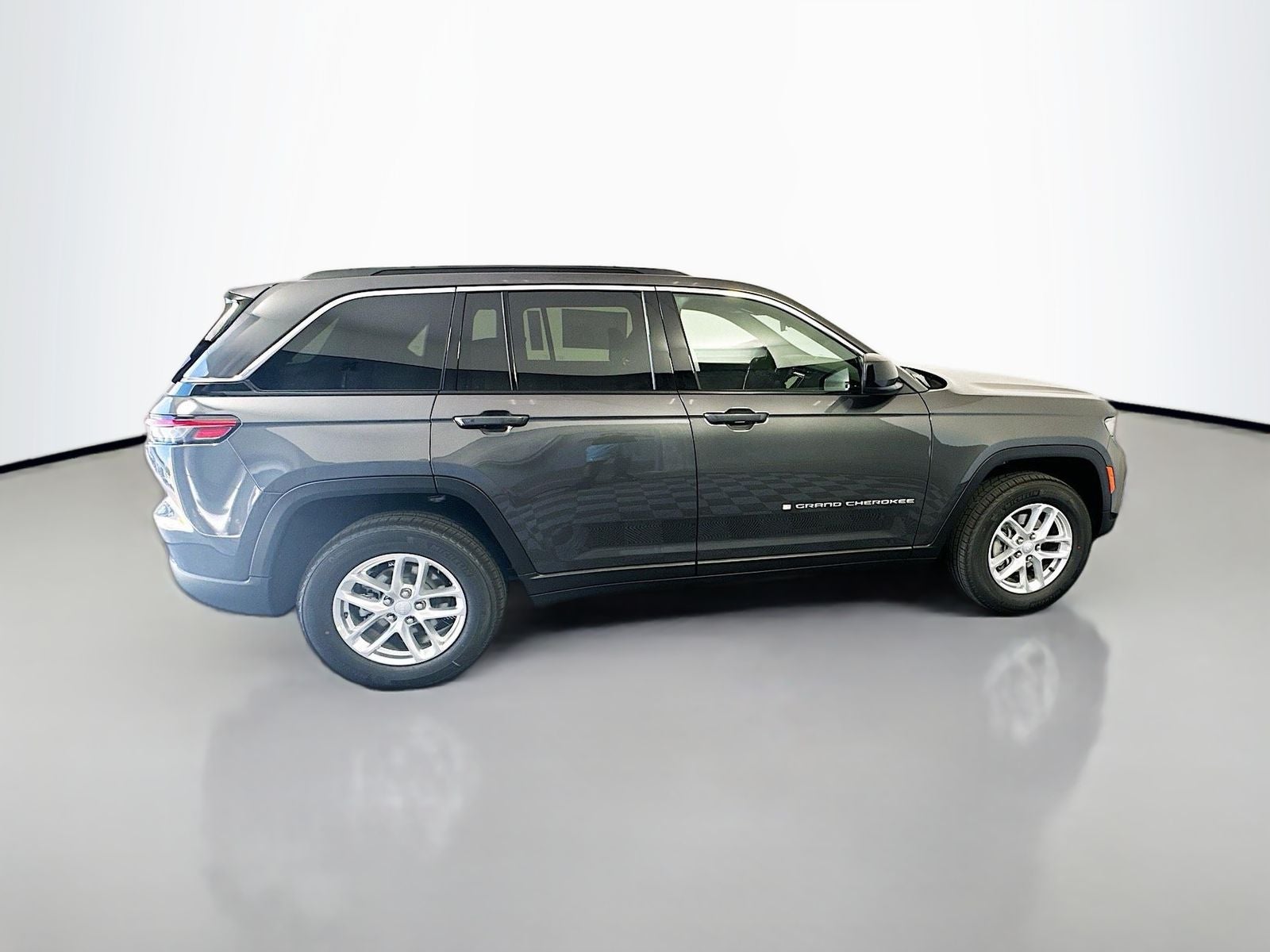 2026 Jeep Grand Cherokee GRAND CHEROKEE LAREDO X 4X4
