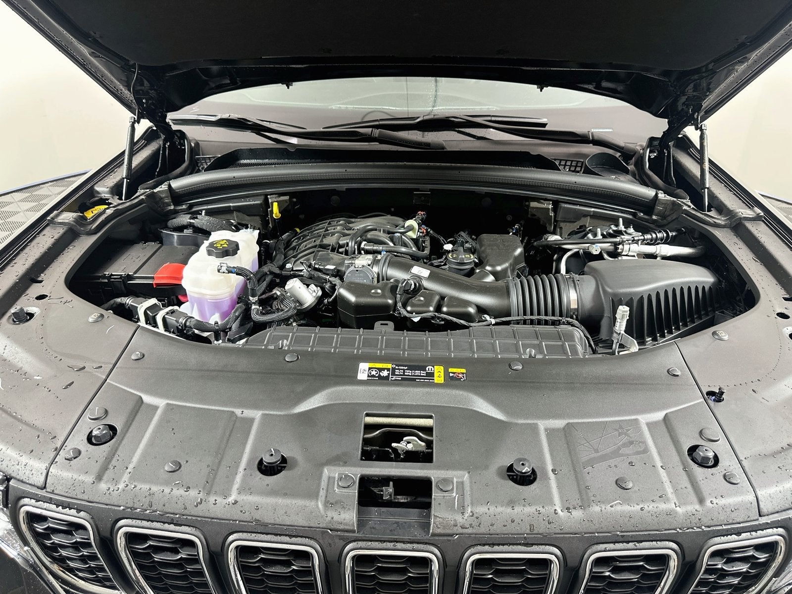 2027 Jeep Grand Cherokee GRAND CHEROKEE LAREDO X 4X4