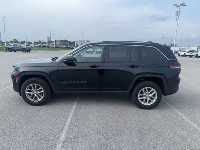 2023 Jeep Grand Cherokee Laredo X 4x4