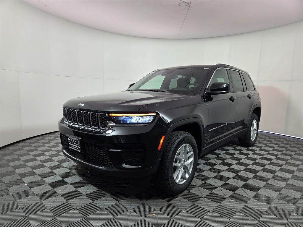 2025 Jeep Grand Cherokee GRAND CHEROKEE LAREDO X 4X4