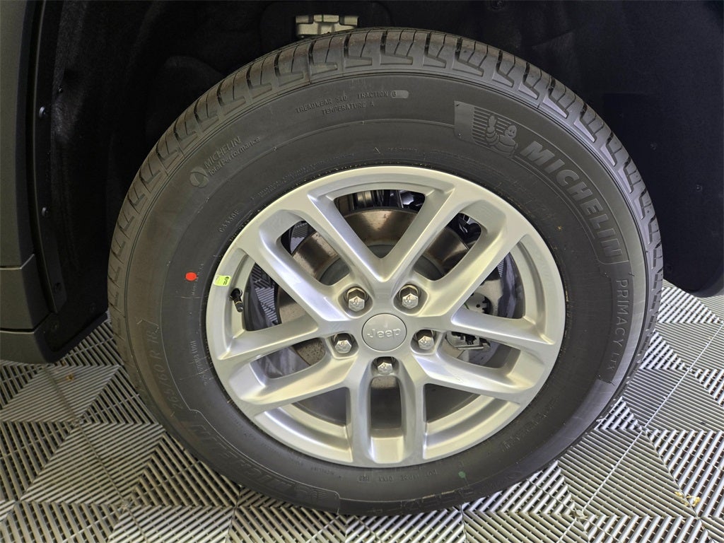 2025 Jeep Grand Cherokee GRAND CHEROKEE LAREDO X 4X4