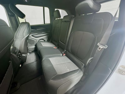 2026 Jeep Grand Cherokee GRAND CHEROKEE LAREDO X 4X4