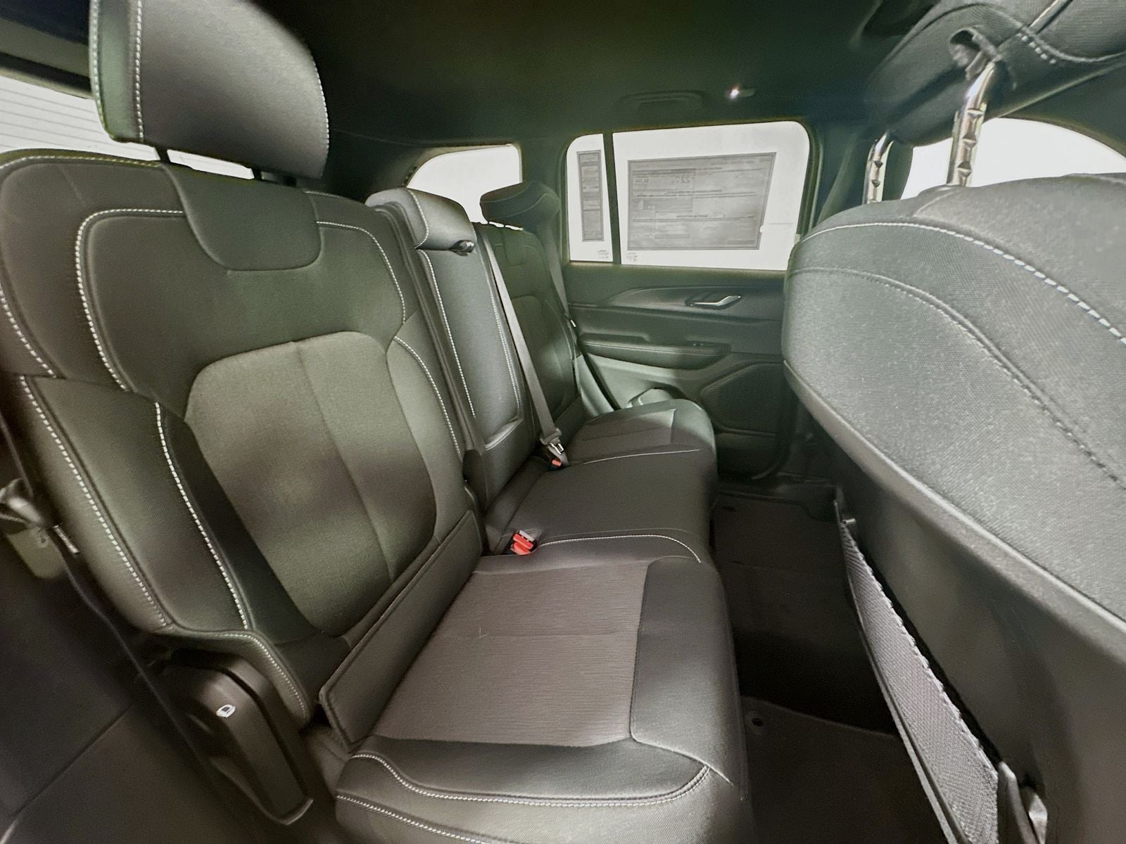 2026 Jeep Grand Cherokee GRAND CHEROKEE LAREDO X 4X4