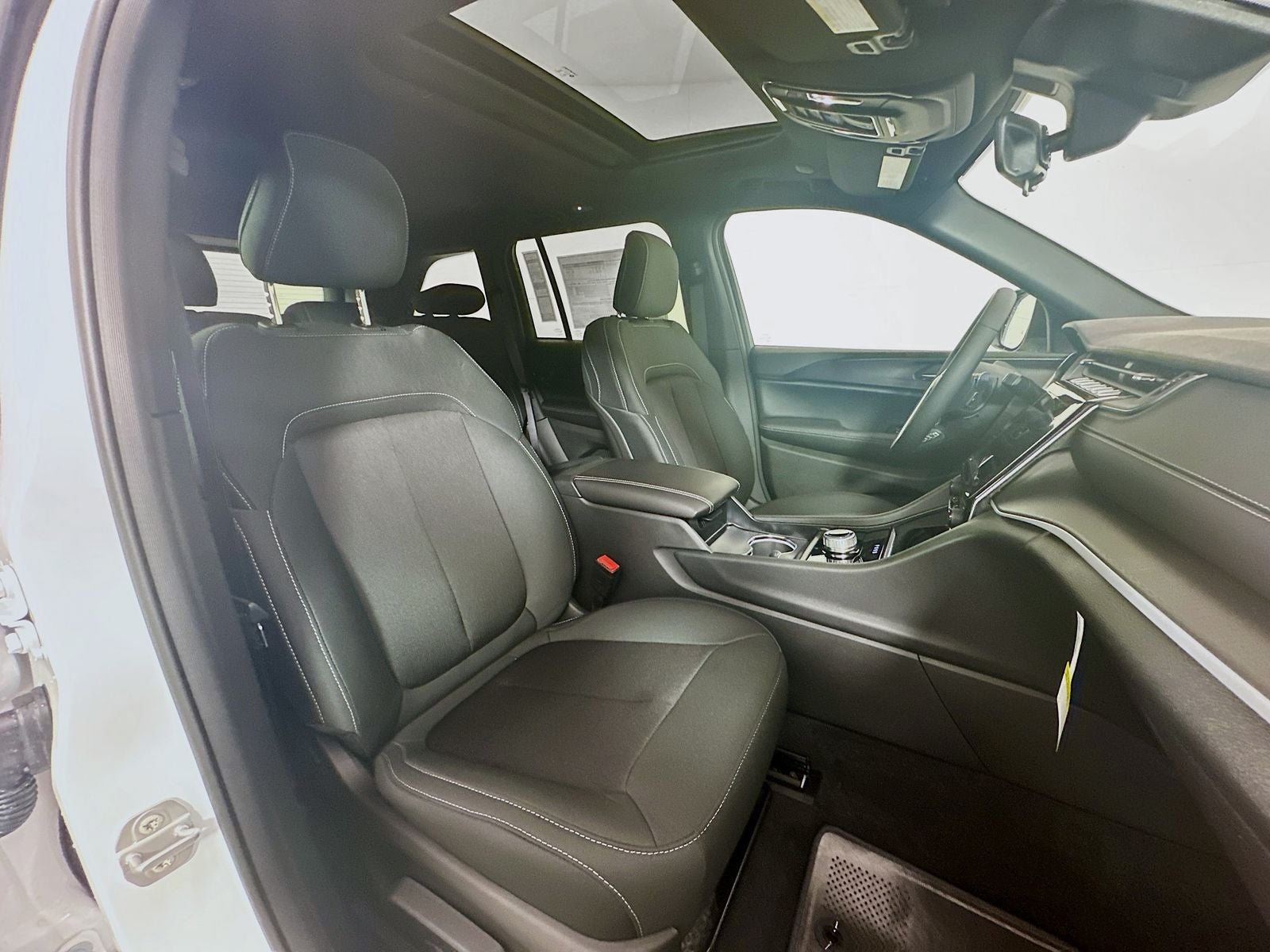 2026 Jeep Grand Cherokee GRAND CHEROKEE LAREDO X 4X4