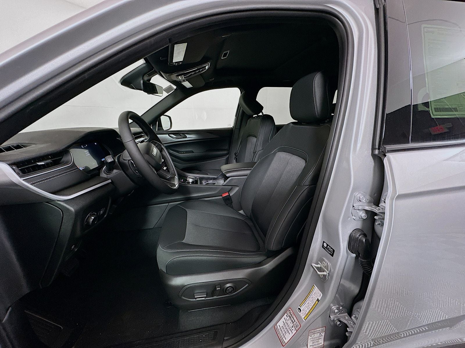2026 Jeep Grand Cherokee GRAND CHEROKEE LAREDO X 4X4