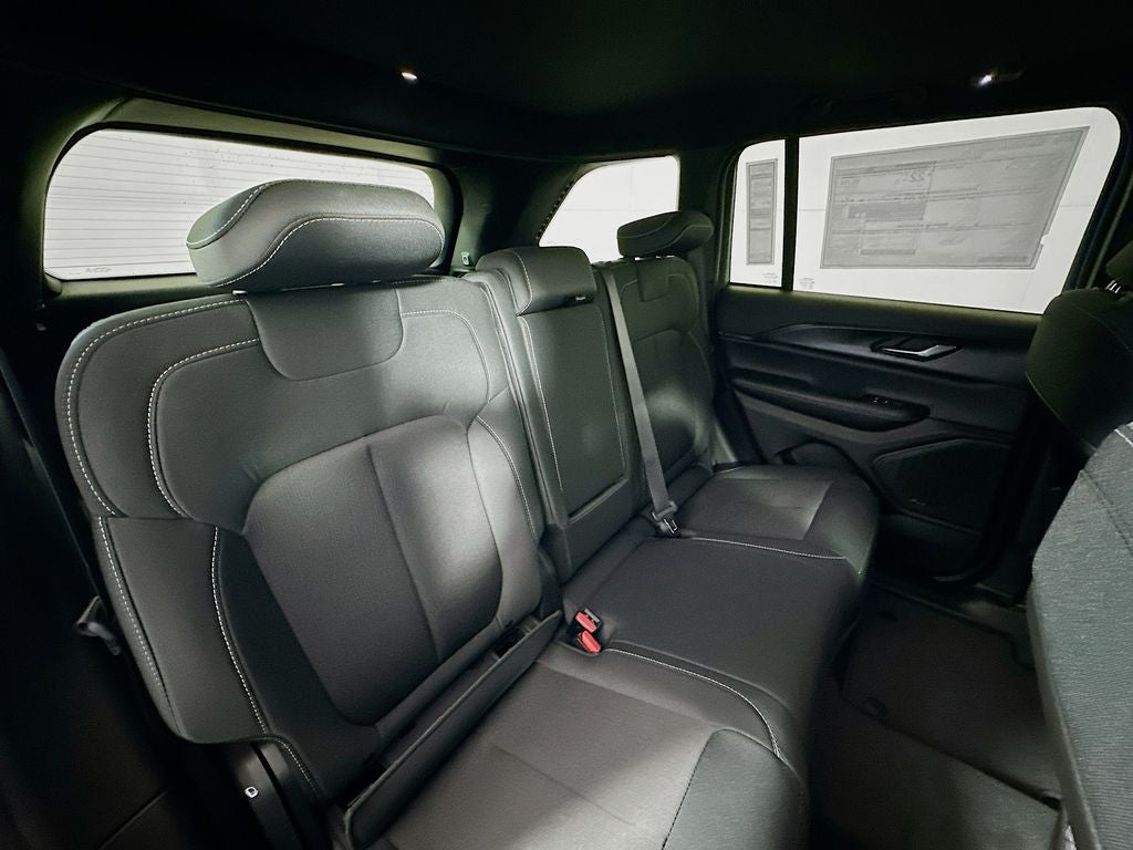 2026 Jeep Grand Cherokee GRAND CHEROKEE LAREDO X 4X4