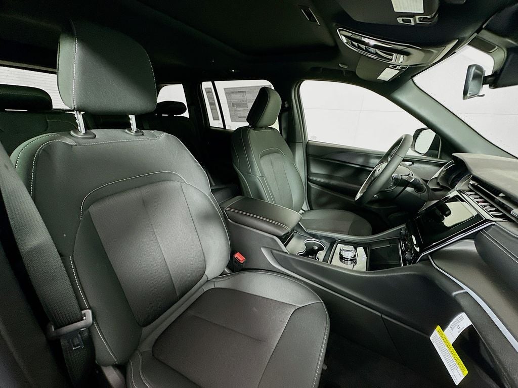 2026 Jeep Grand Cherokee GRAND CHEROKEE LAREDO X 4X4