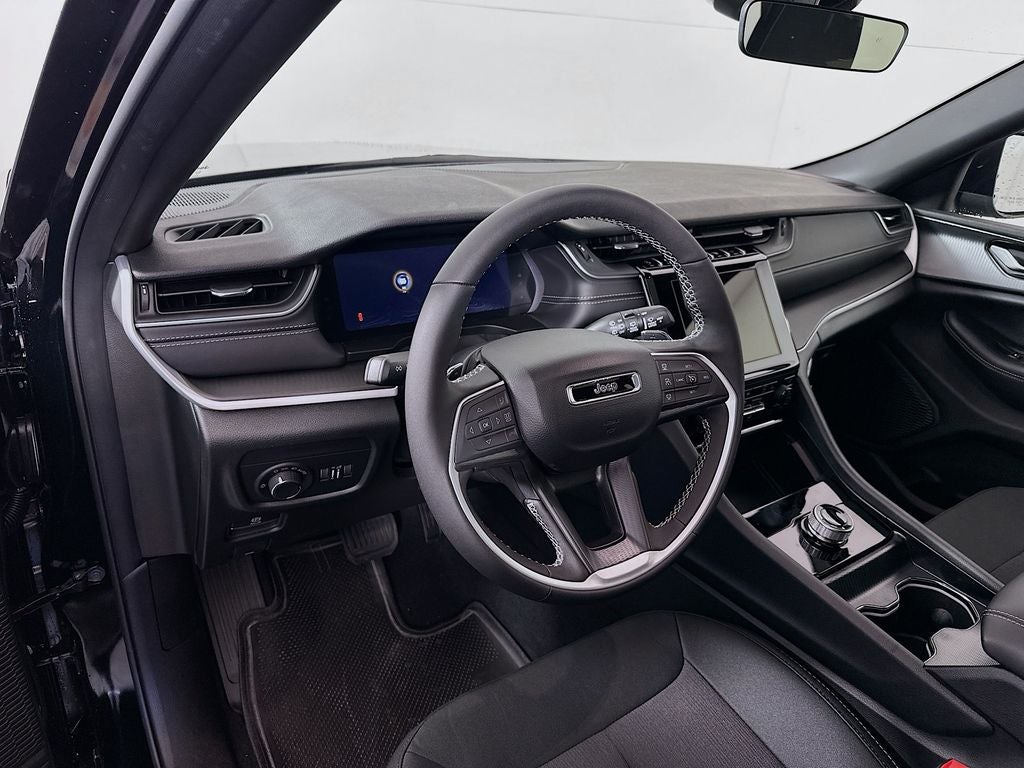 2026 Jeep Grand Cherokee GRAND CHEROKEE LAREDO X 4X4