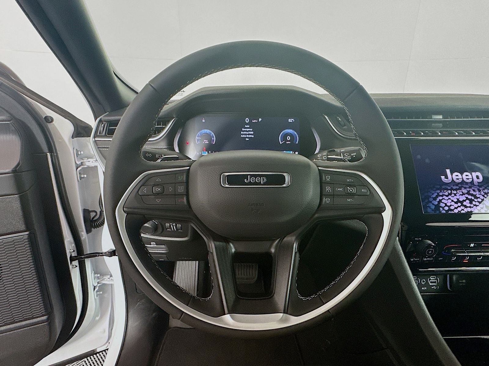 2026 Jeep Grand Cherokee GRAND CHEROKEE LAREDO 4X4