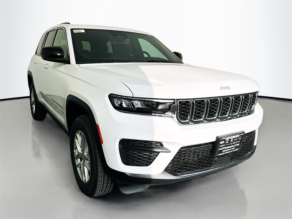 2025 Jeep Grand Cherokee GRAND CHEROKEE LAREDO X 4X4
