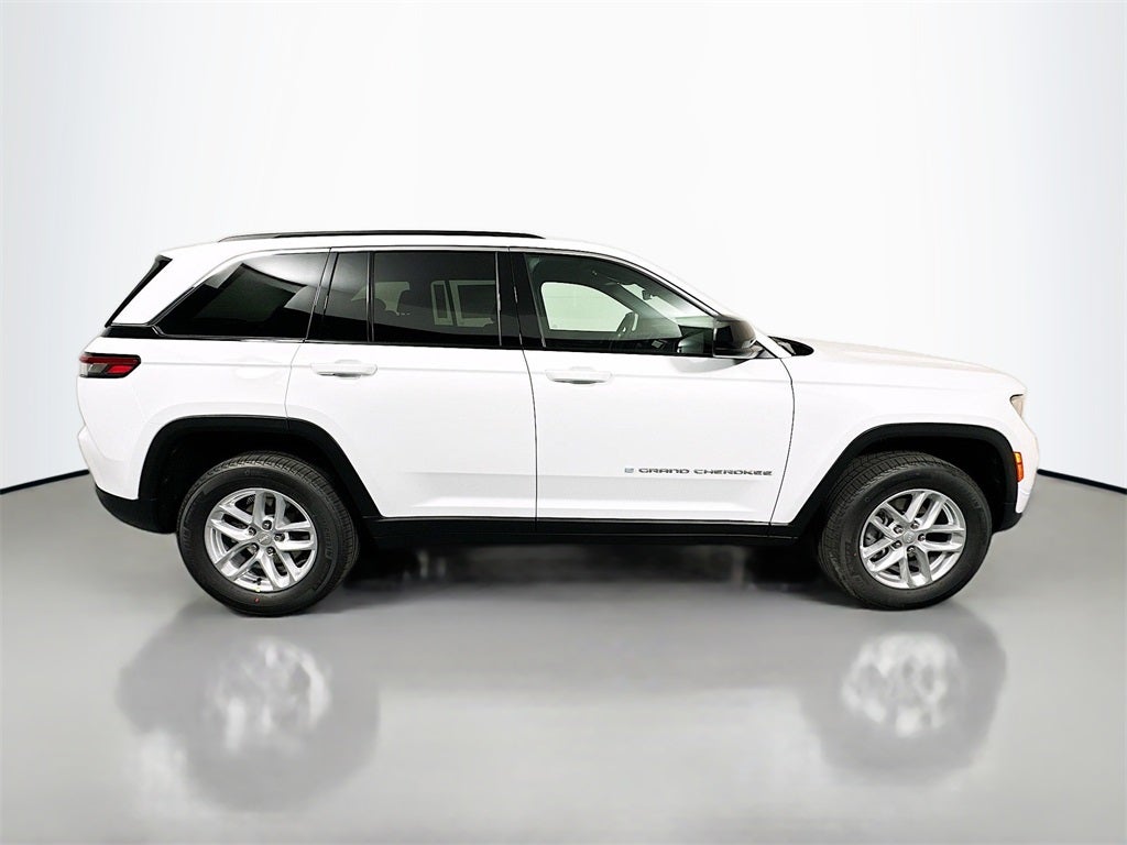 2025 Jeep Grand Cherokee GRAND CHEROKEE LAREDO X 4X4