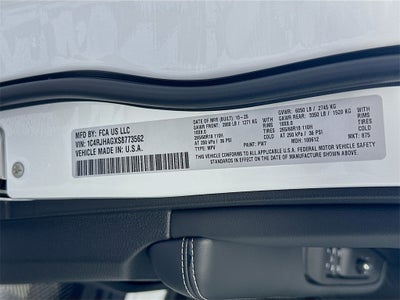 2025 Jeep Grand Cherokee GRAND CHEROKEE LAREDO X 4X4