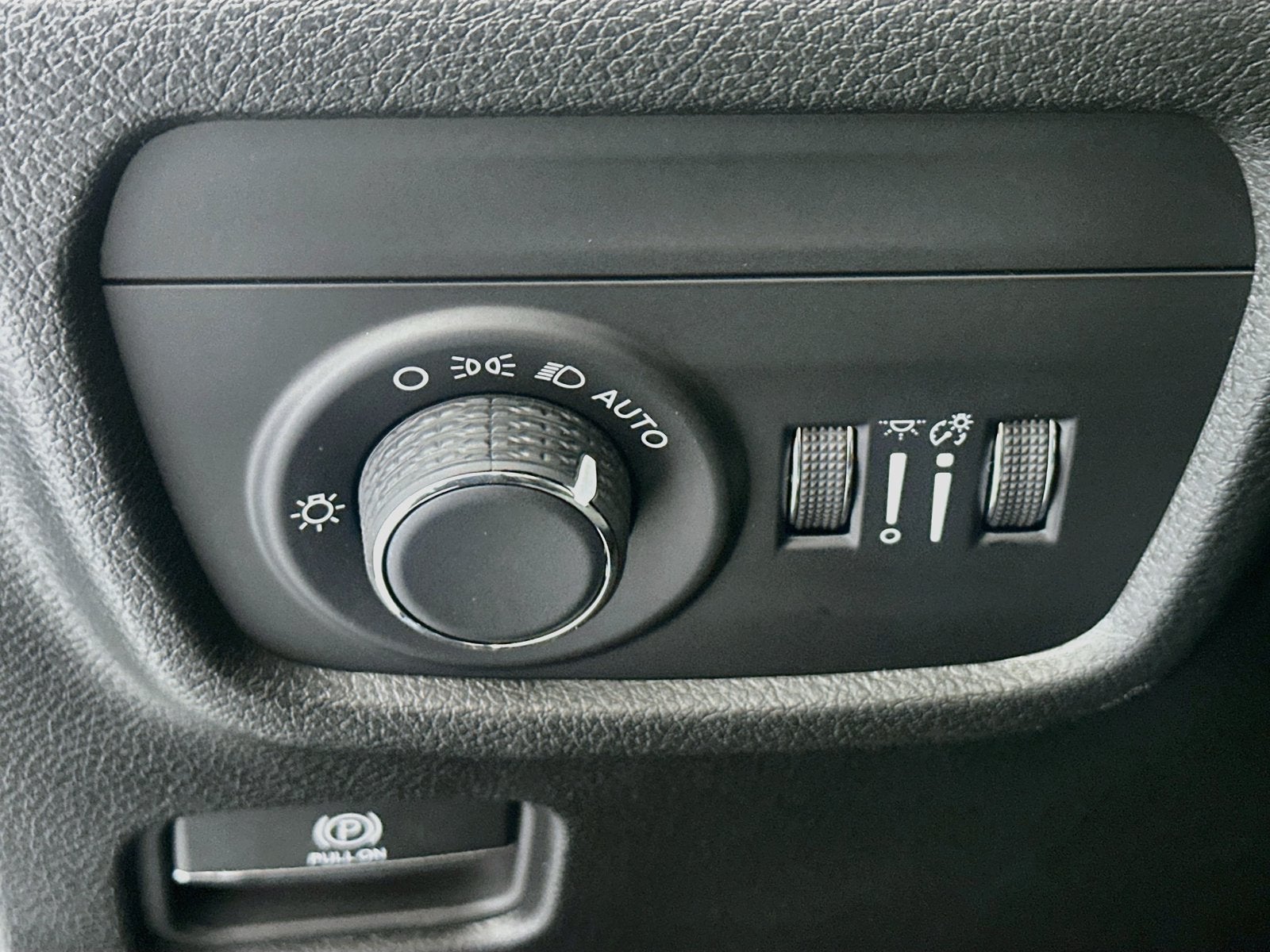 2027 Jeep Grand Cherokee GRAND CHEROKEE LAREDO ALTITUDE 4X4