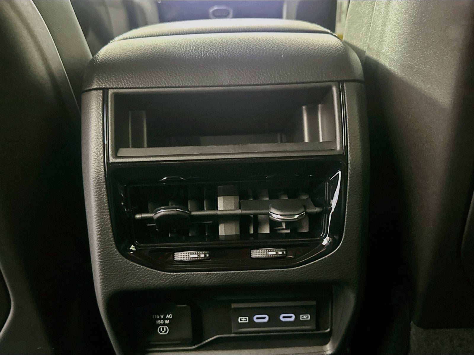2027 Jeep Grand Cherokee GRAND CHEROKEE LAREDO ALTITUDE 4X4