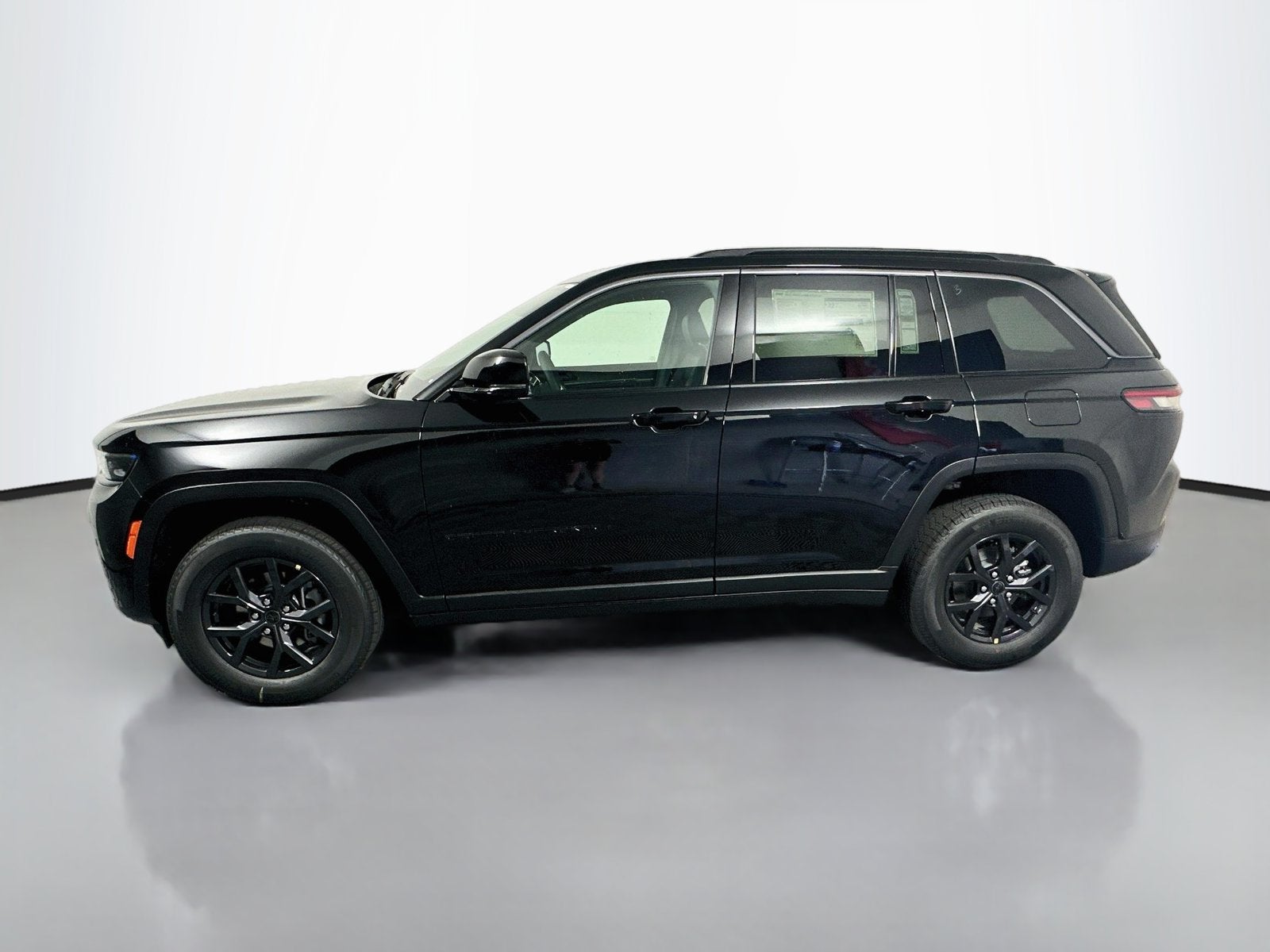 2027 Jeep Grand Cherokee GRAND CHEROKEE LAREDO ALTITUDE 4X4