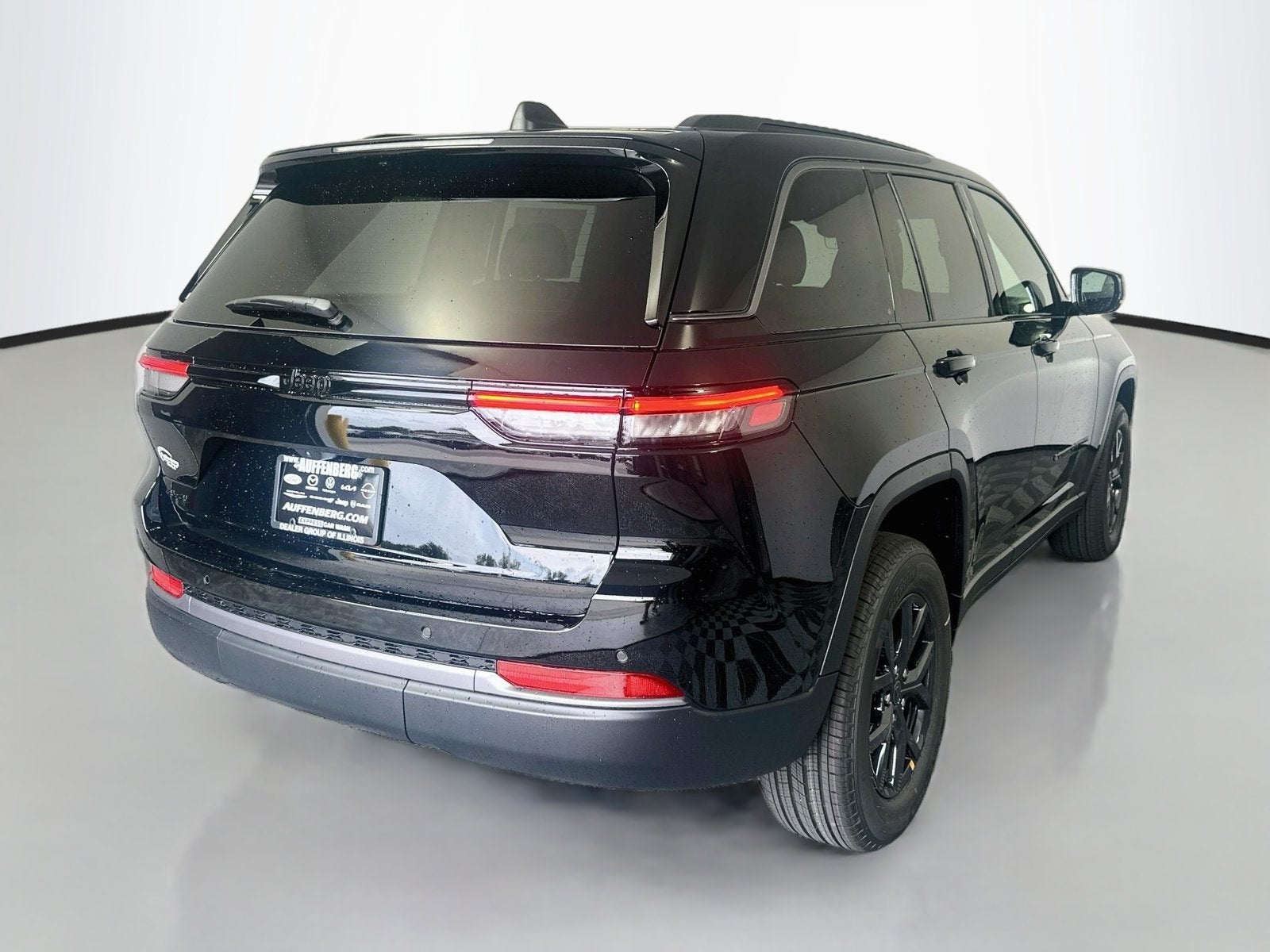 2027 Jeep Grand Cherokee GRAND CHEROKEE LAREDO ALTITUDE 4X4