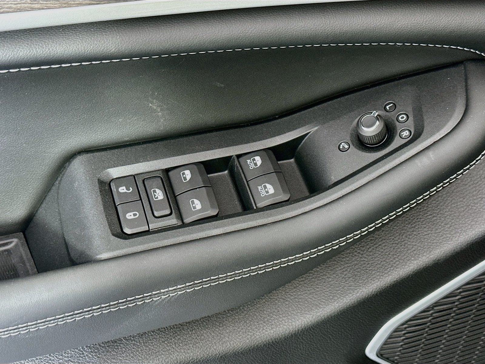 2027 Jeep Grand Cherokee GRAND CHEROKEE LIMITED RESERVE 4X4