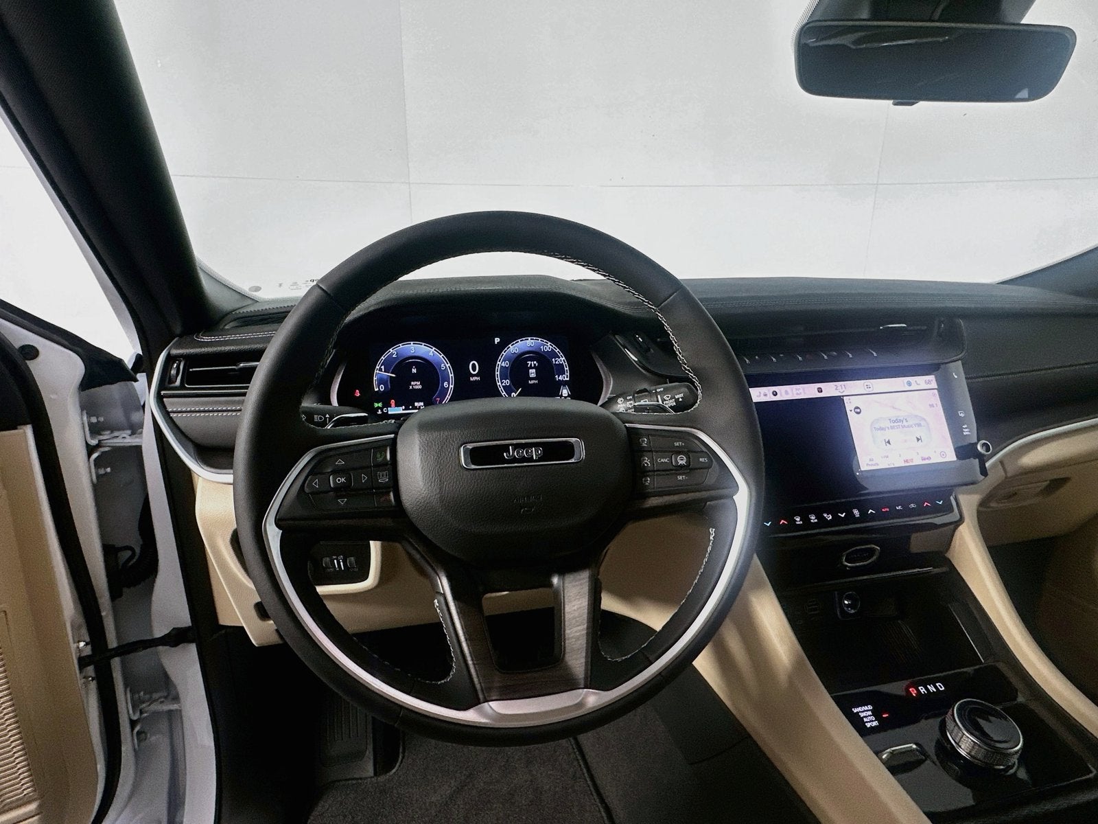 2027 Jeep Grand Cherokee GRAND CHEROKEE LIMITED 4X4