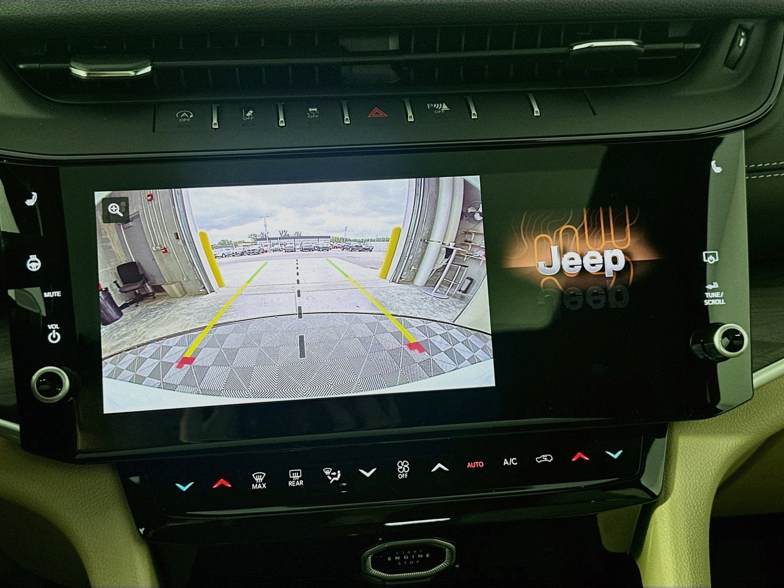 2027 Jeep Grand Cherokee GRAND CHEROKEE LIMITED 4X4