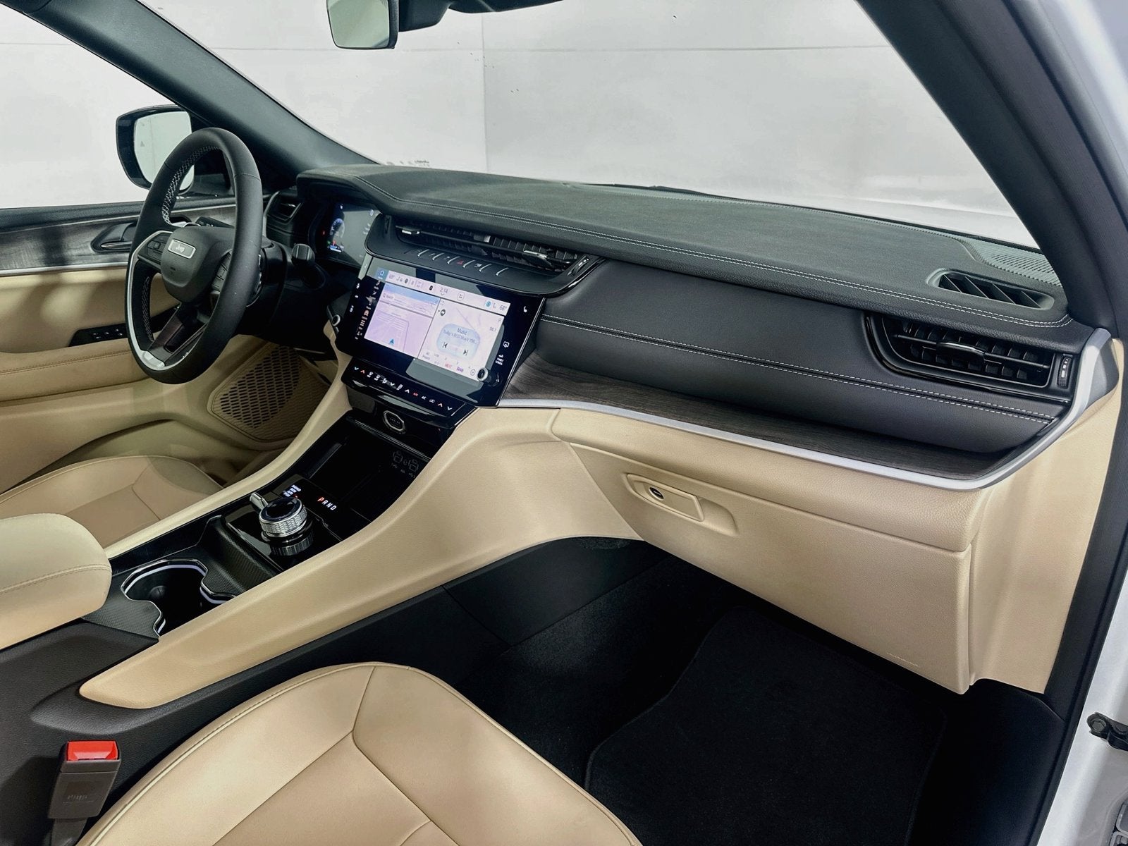 2027 Jeep Grand Cherokee GRAND CHEROKEE LIMITED 4X4