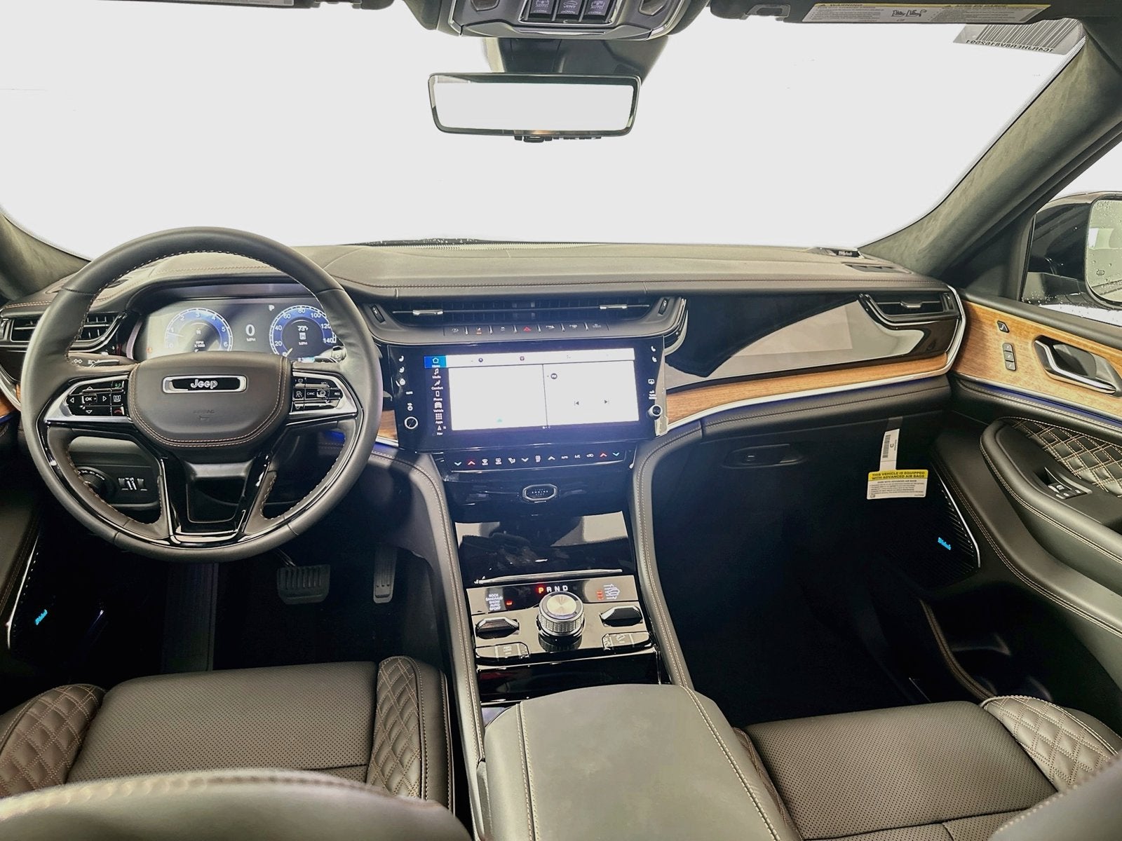 2027 Jeep Grand Cherokee GRAND CHEROKEE SUMMIT 4X4
