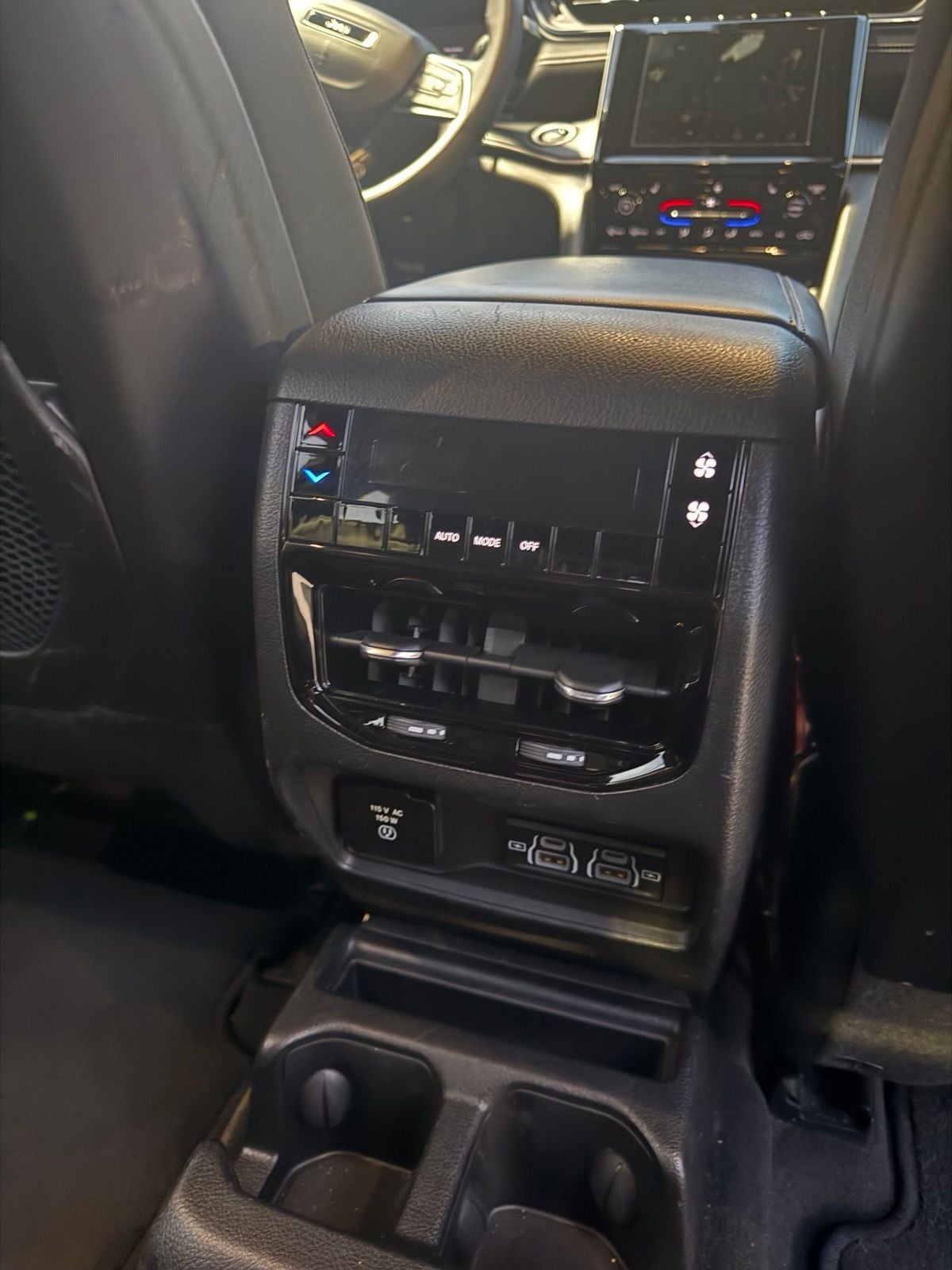 2023 Jeep Grand Cherokee L Altitude 4x2