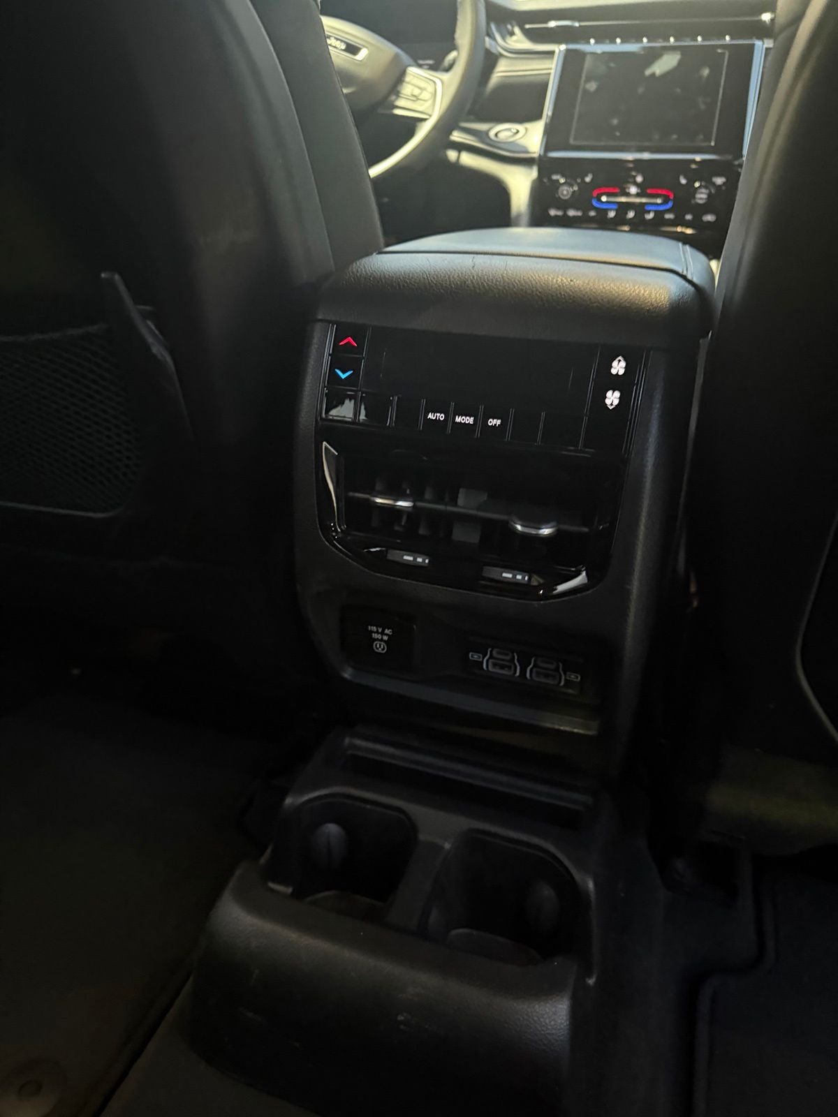 2023 Jeep Grand Cherokee L Altitude 4x2