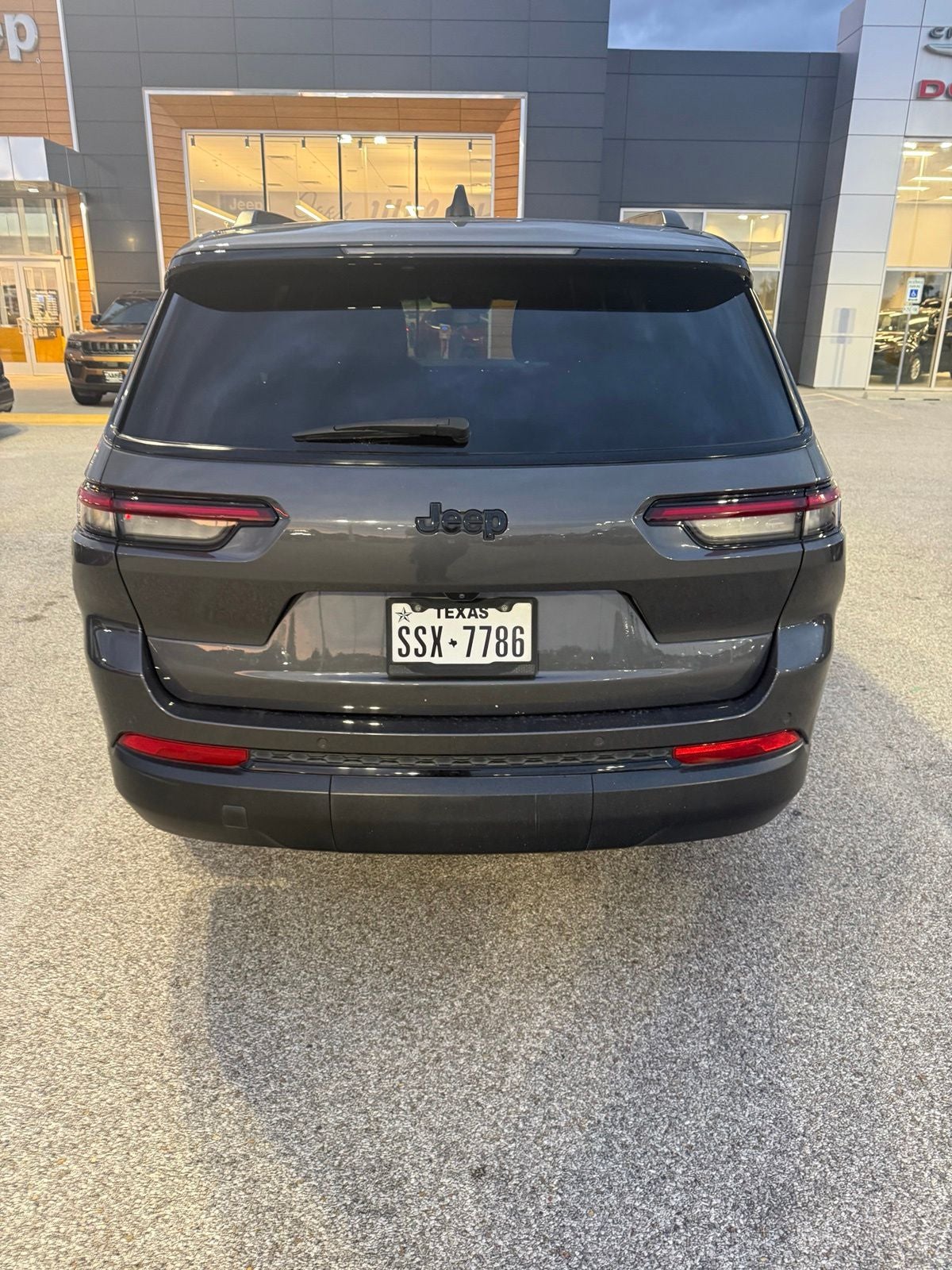 2023 Jeep Grand Cherokee L Altitude 4x2