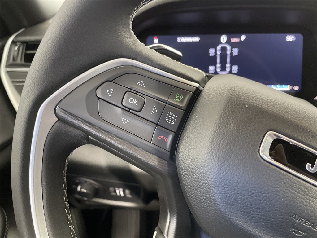 2025 Jeep Grand Cherokee GRAND CHEROKEE L LAREDO X 4X4