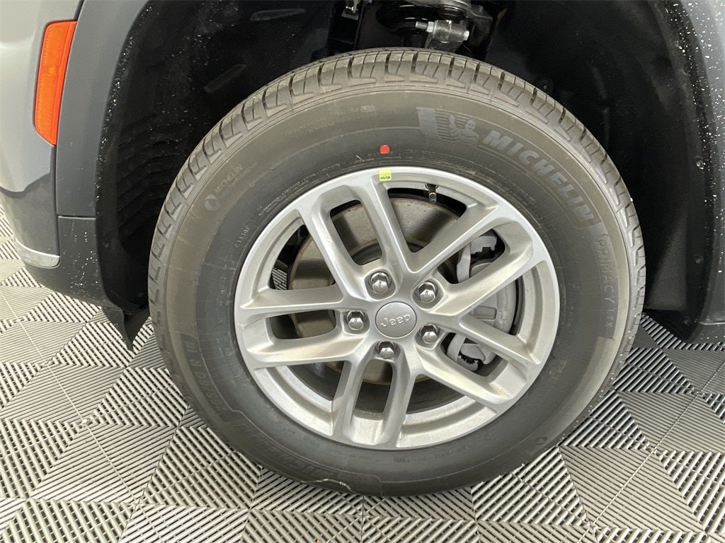 2025 Jeep Grand Cherokee GRAND CHEROKEE L LAREDO X 4X4