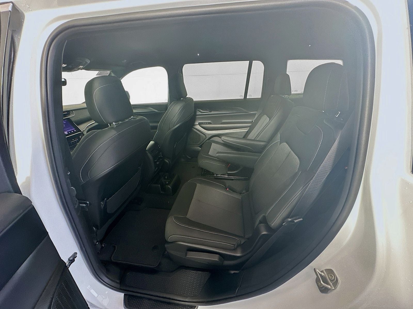 2026 Jeep Grand Cherokee GRAND CHEROKEE L LAREDO 4X4