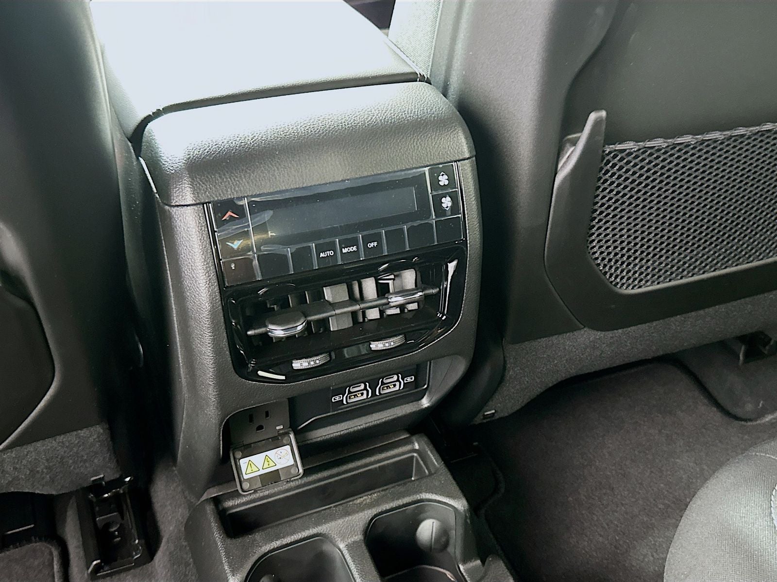 2026 Jeep Grand Cherokee GRAND CHEROKEE L LAREDO X 4X4