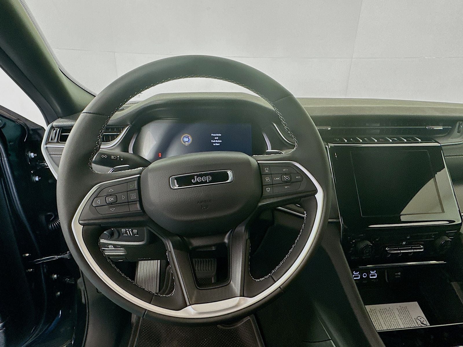 2026 Jeep Grand Cherokee GRAND CHEROKEE L LAREDO X 4X4