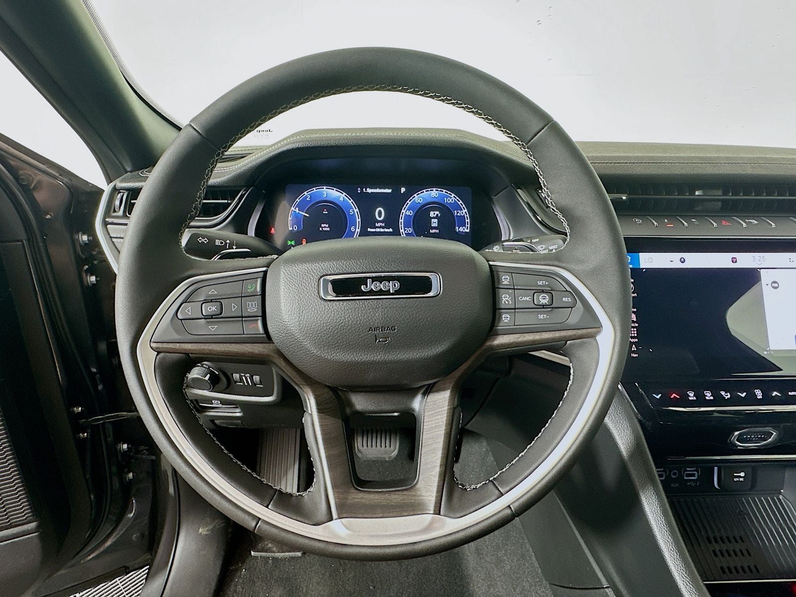 2026 Jeep Grand Cherokee GRAND CHEROKEE L LAREDO ALTITUDE 4X4