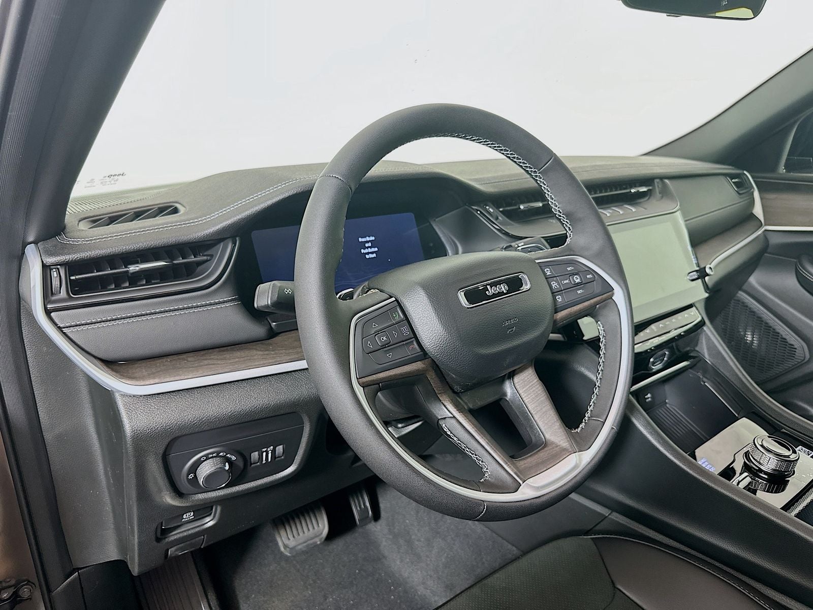 2026 Jeep Grand Cherokee GRAND CHEROKEE L LAREDO ALTITUDE 4X4