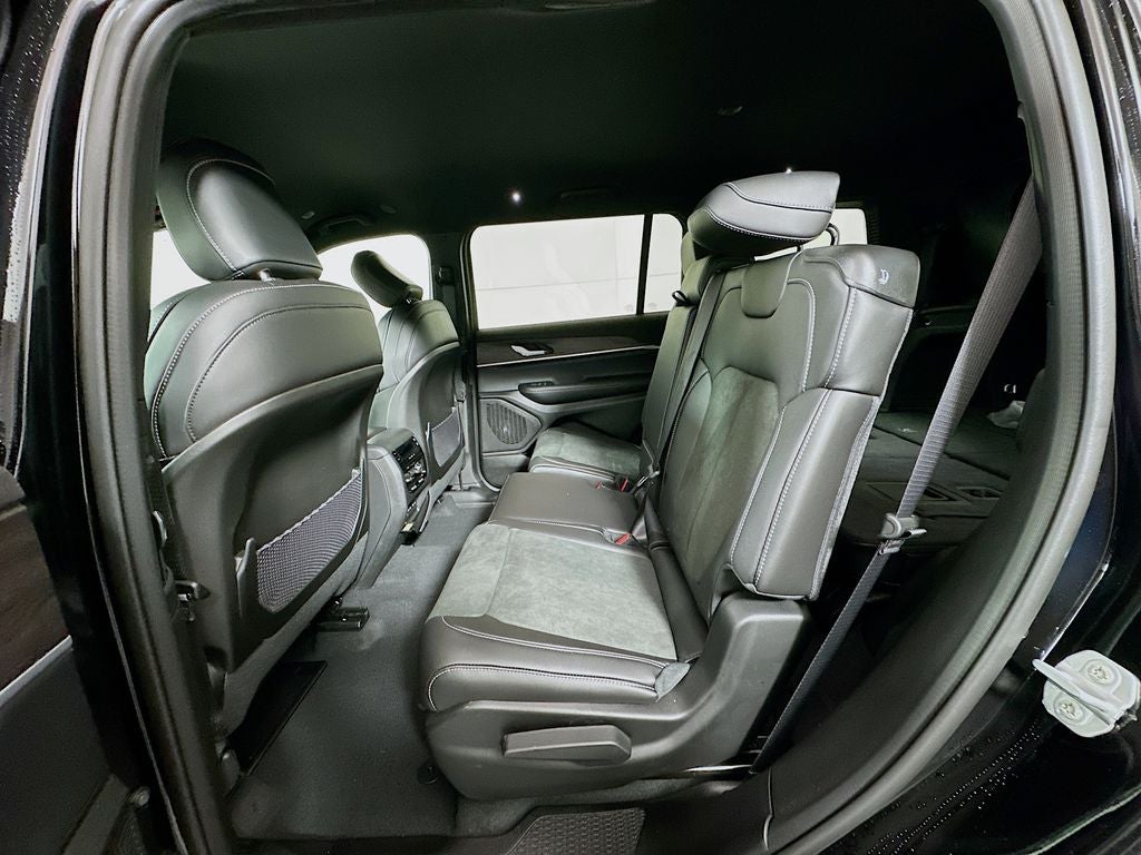 2026 Jeep Grand Cherokee GRAND CHEROKEE L LAREDO ALTITUDE 4X4