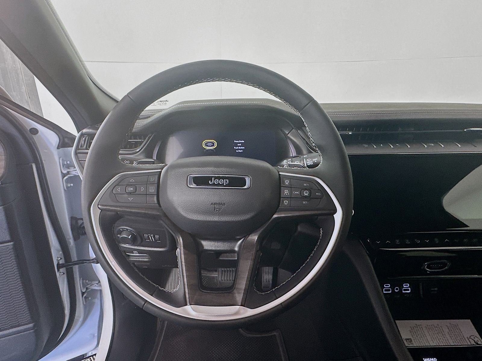 2026 Jeep Grand Cherokee GRAND CHEROKEE L LAREDO ALTITUDE 4X4