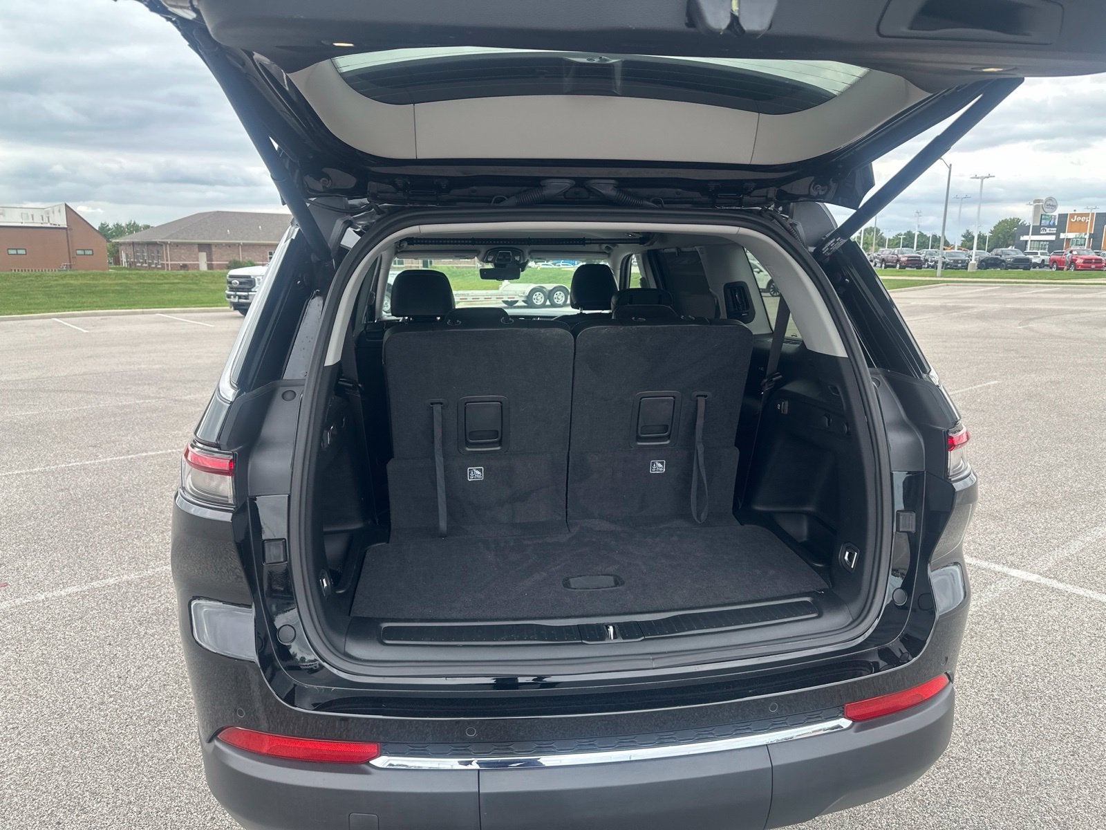 2023 Jeep Grand Cherokee L Limited 4x4