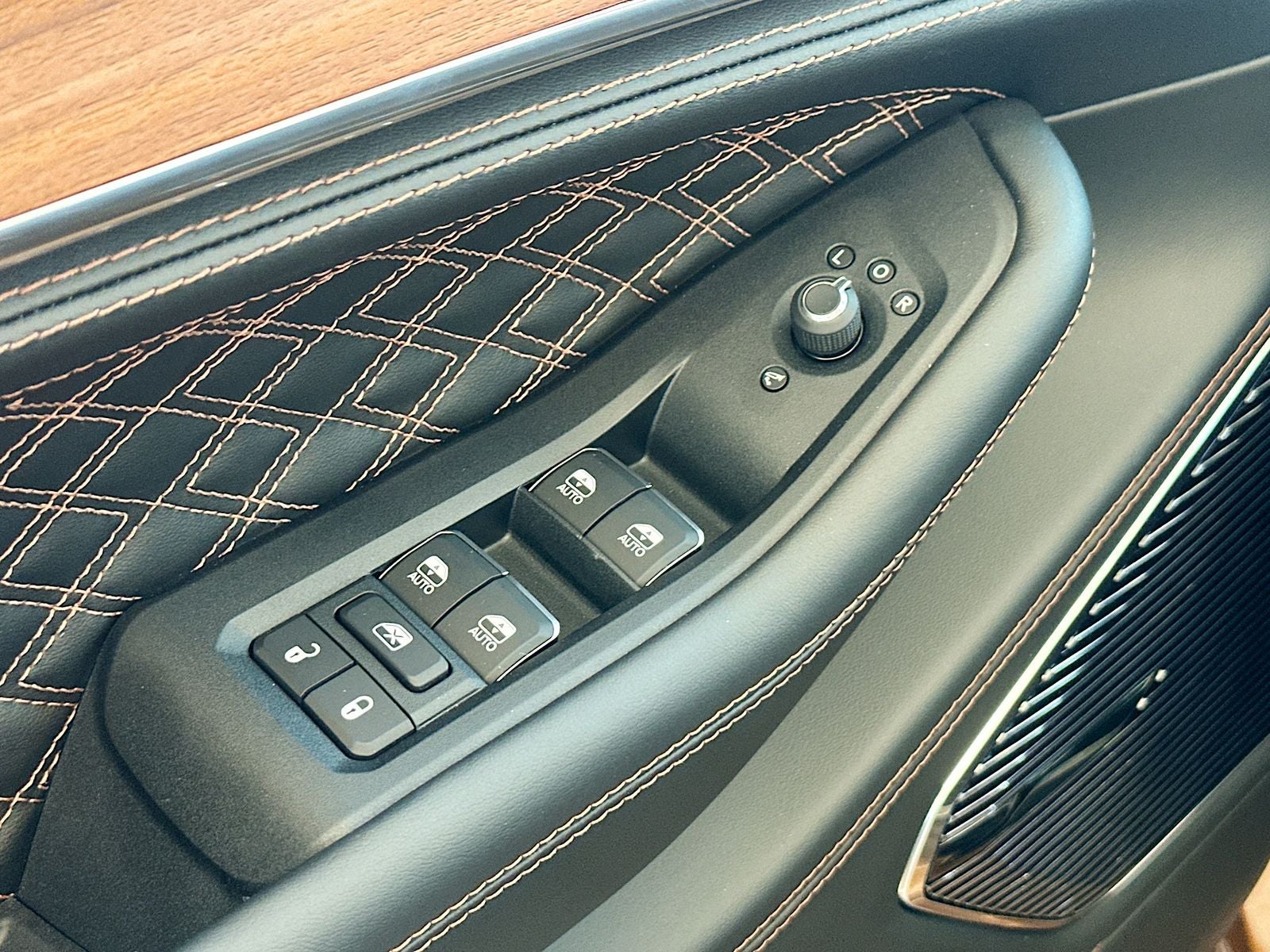 2026 Jeep Grand Cherokee GRAND CHEROKEE L SUMMIT 4X4