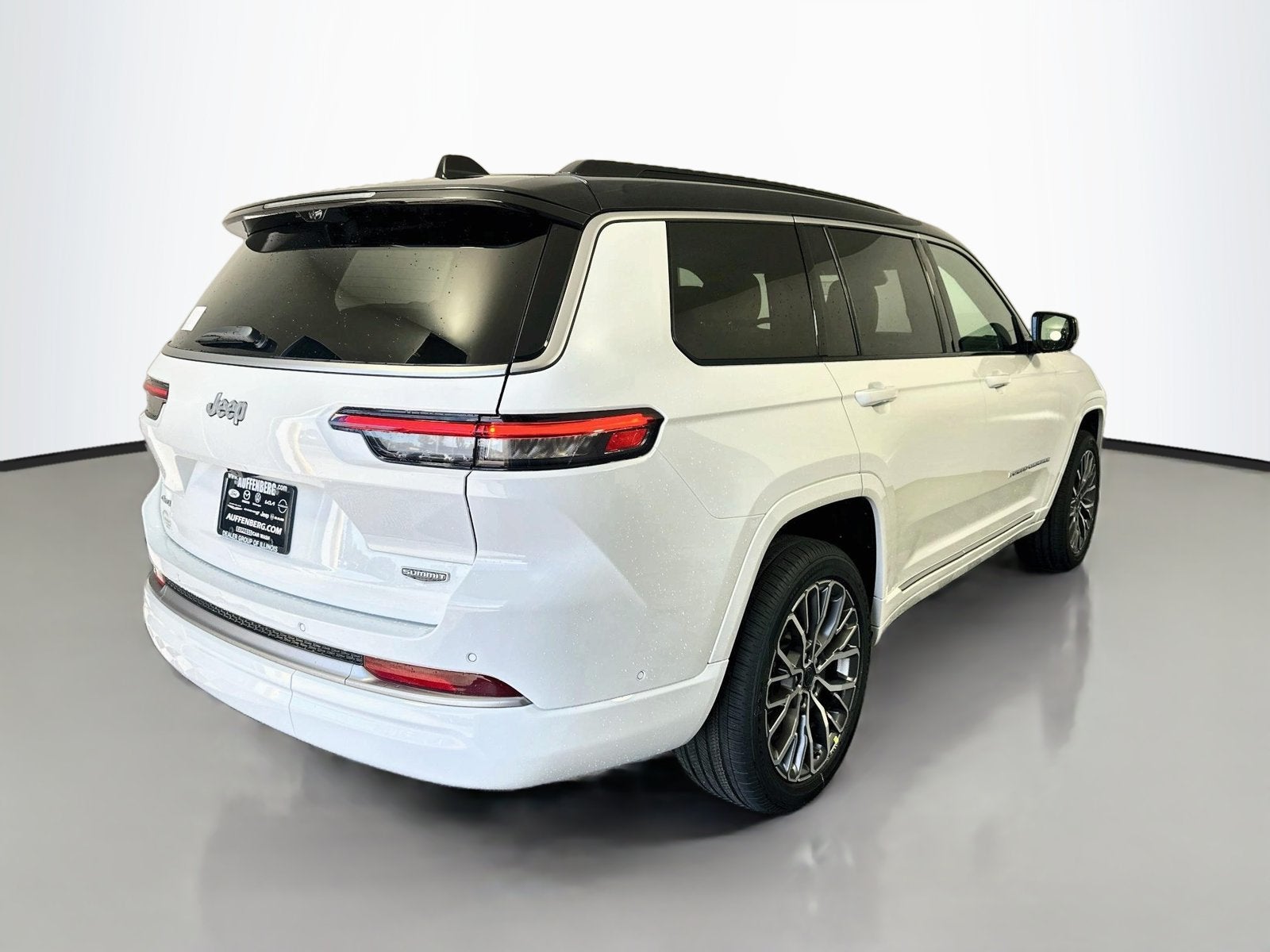 2027 Jeep Grand Cherokee Summit