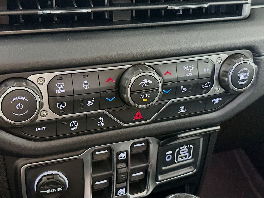 2026 Jeep Gladiator GLADIATOR SAHARA 4X4