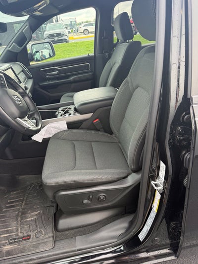 2020 RAM 1500 Big Horn Crew Cab 4x4 5'7' Box