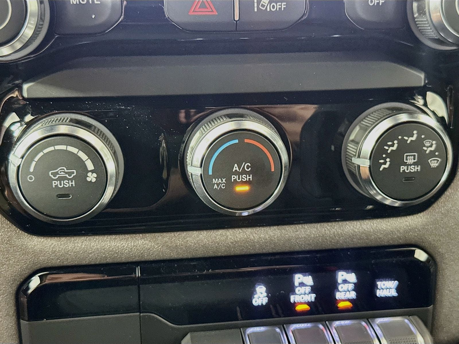 2026 RAM 1500 RAM 1500 WARLOCK CREW CAB 4X4 5'7' BOX
