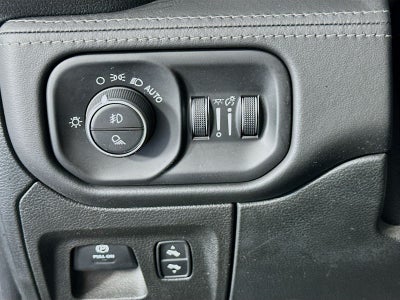 2020 RAM 1500 Limited Crew Cab 4x4 5'7' Box